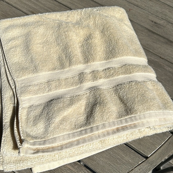 Towels 100% cotton set of 3 bath towels. Very good condition, almost not used - Picture 8 of 13